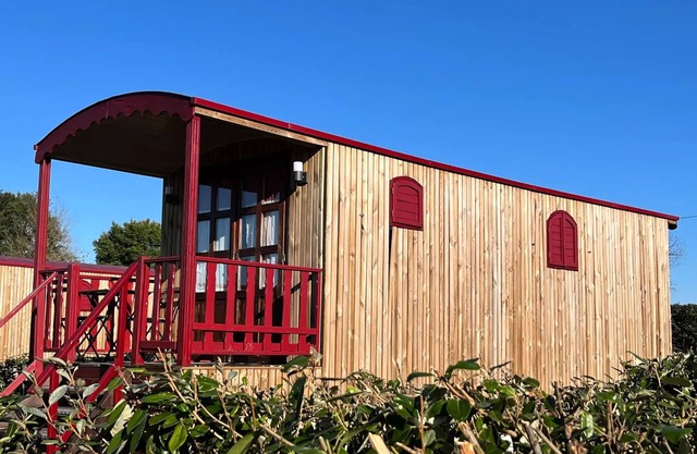 Roulotte (16 m² - 2 adults + 2 children - 12 years) sleeps 4