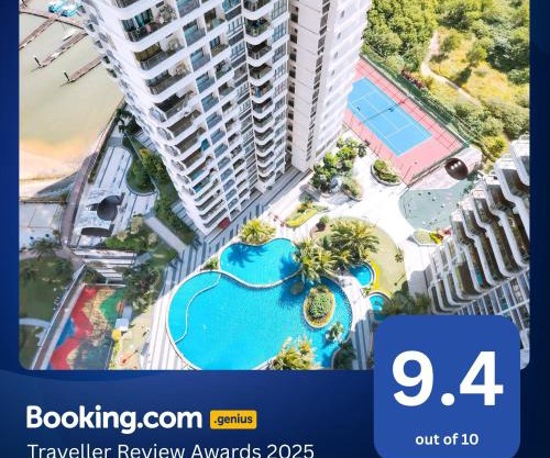 Royal Strand Country Garden Danga Bay