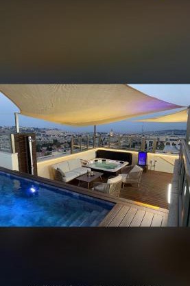 Royal suite Apt Penthouse Munbaz 4bd #140 floor 8