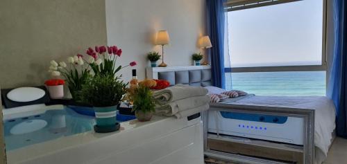 Royal suite with sea view- private jaccuzi-Also suitable for orthodox people