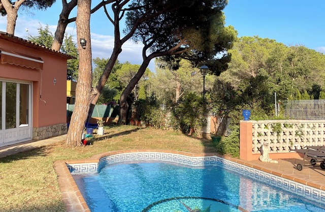 Rural chalet in Mont-ras, less than 10 minutes from the beach