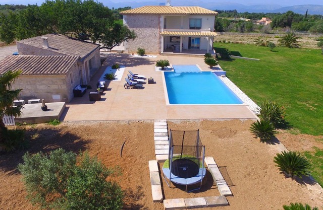 Rural Villa Torradeta with Infinity Pool, Garden, Terrace, A/C & Wi-Fi