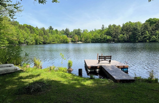 Rustic 4-bedroom cabin, on lake with WiFi, near AdirondacksnA Place to Remember!
