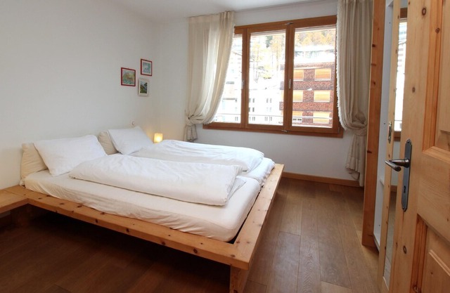 Rustic and quiet apartment in the center of St. Moritz Bad