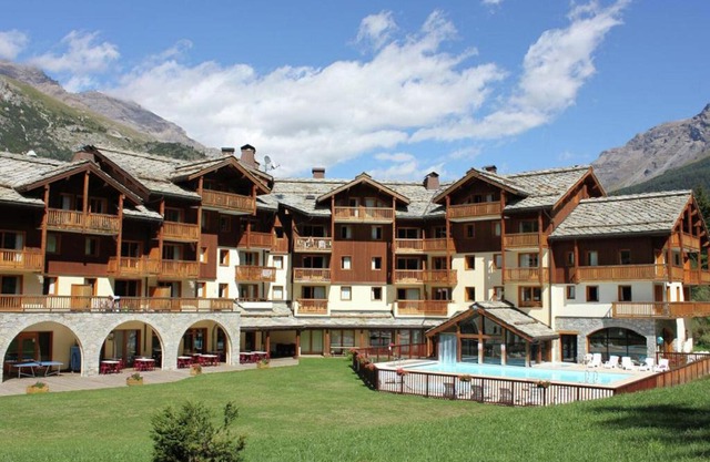 Rustic apartment on the slopes in cozy Val Cenis