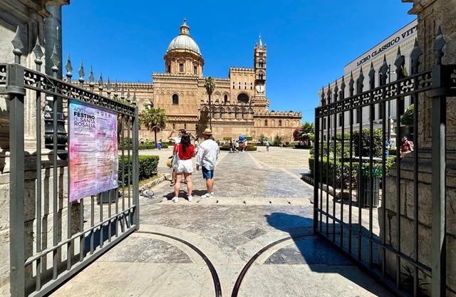 RUSTIC APARTMENT 105 m² within walking distance of Palermo Cathedral