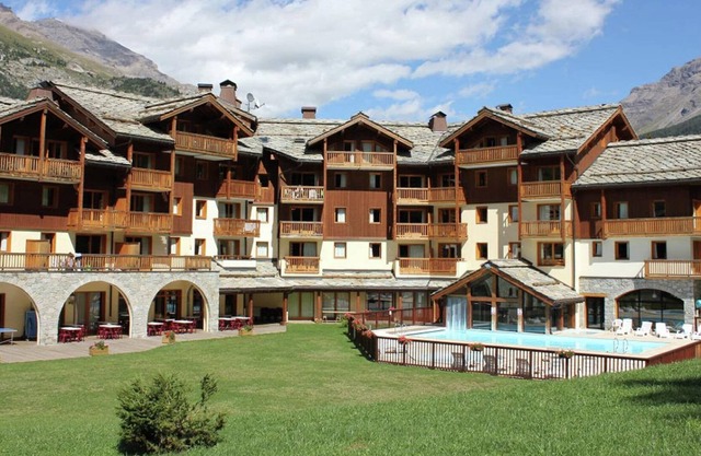 Rustic apartment on the slopes in cozy Val Cenis