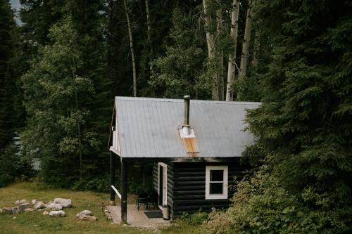 Rustic Basic Cabin at Beaverfoot