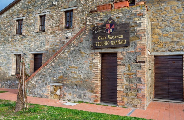 Rustic Cottage in Magione with Swimming Pool