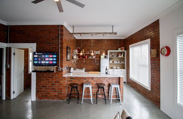 Rustic Retreat 2 Bedroom Apartment - Durbanville