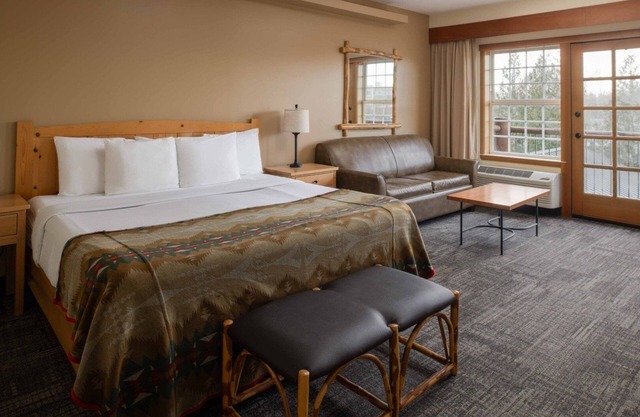 Rustic Retreat | Peaceful Countryside Room with Ensuite Bath & Pool Access