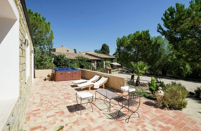 Rustic Sicilian Retreat with Spa