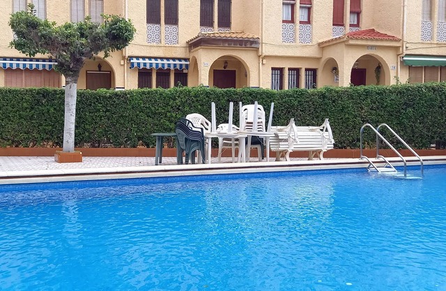 Rustic Spanish holiday home, 300m from the beach