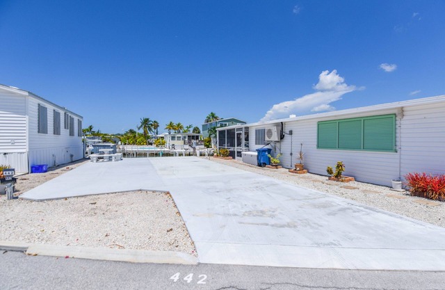 RV Lot 442 Venture Out, Canal Front, 35ftx69ft
