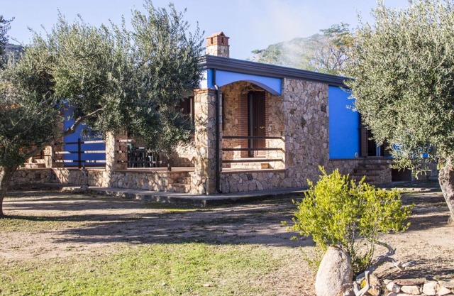 Sa Sermenta, villa with vineyard and olive trees only 500m far from the beach