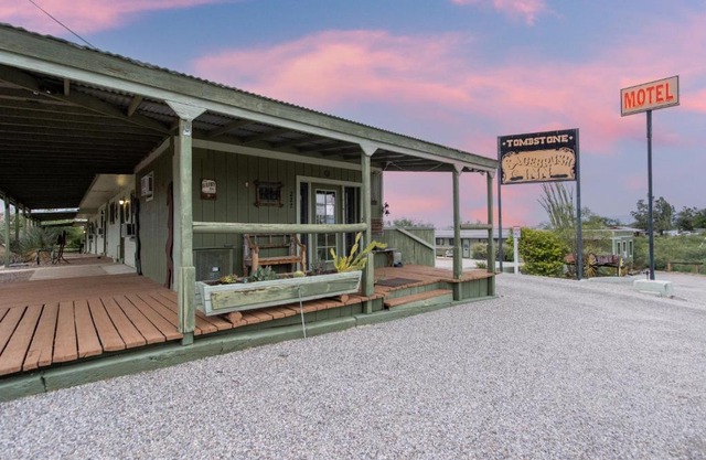 Sagebrush Inn