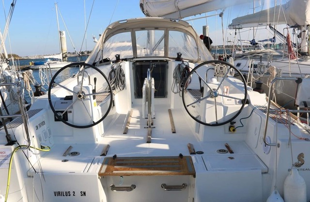 Sailboat housing