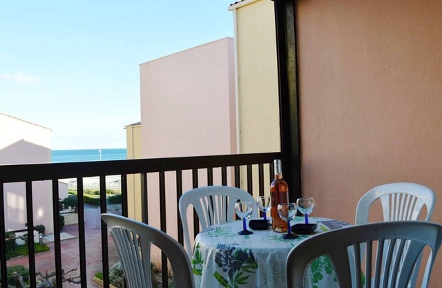 Saint Pierre la Mer, 2-room appt, cabin, sleeps 6, near beach, pets allowed