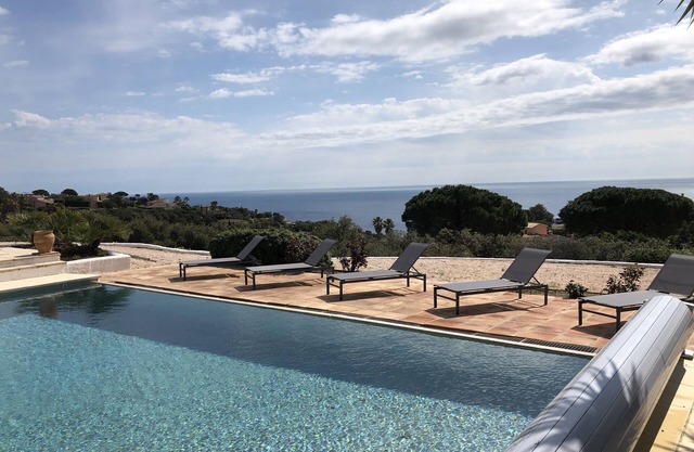 Sainte Maxime - Air-conditioned villa-10 pers-heated swimming pool