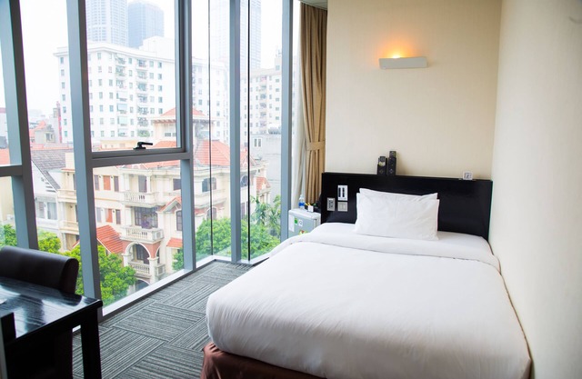 Sakura Hotel II