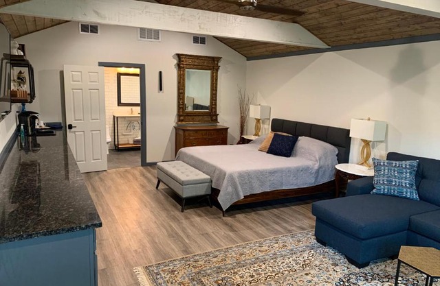 Salado Cottage Retreat near Downtown