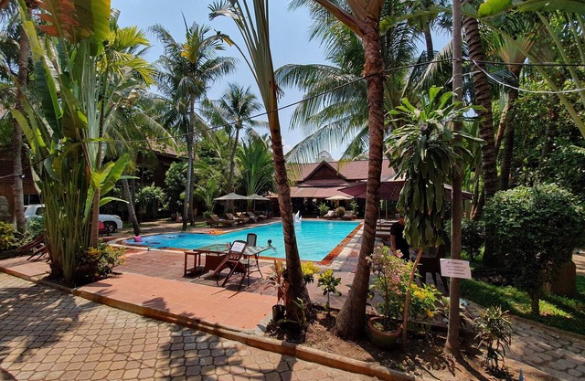 Sam Moon's Hotel Angkor Wooden House