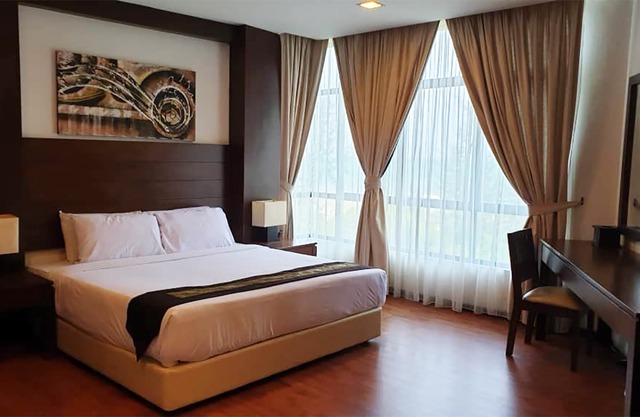 Samsuria Beach Apartment Resort