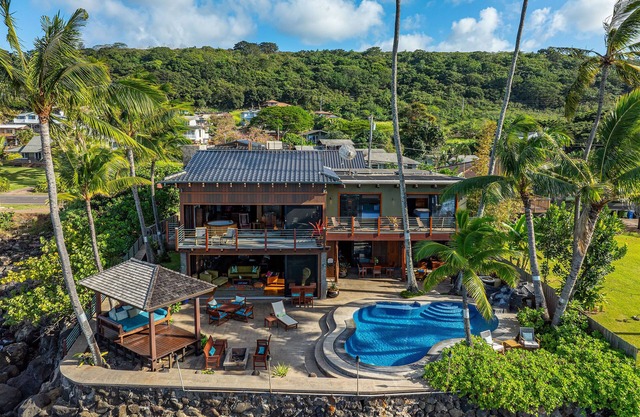 Samurai House by Gather: Oceanfront Estate w/Infinity Pool & Theater
