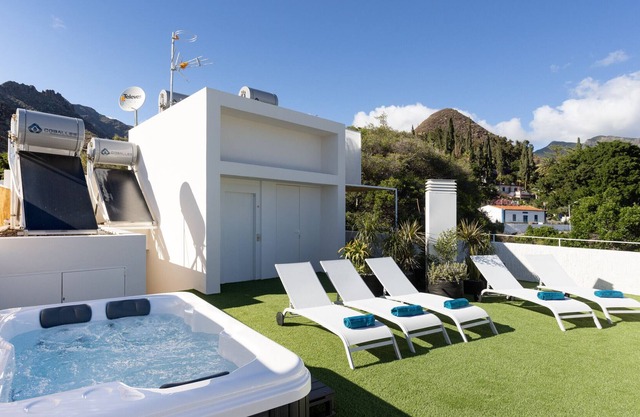 San Andres Suites 1B with jacuzzi