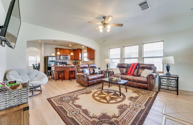 San Antonio Home w/Game Room, 9 Mi to SeaWorld!