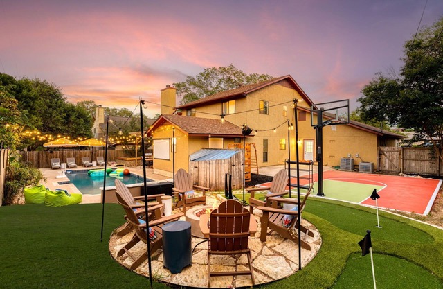 San Antonio Stunner! Heated Pool, Spa, BBall Court
