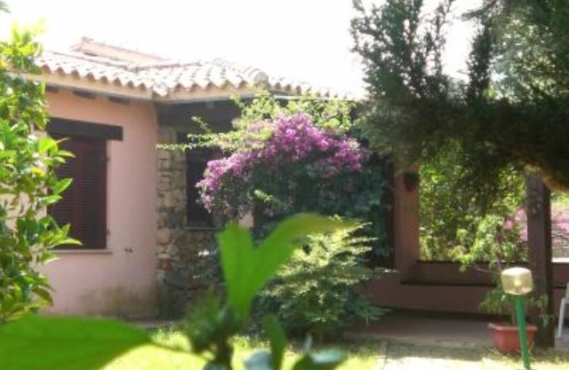 San Teodoro: house/villa - San TeodoroHouse with garden