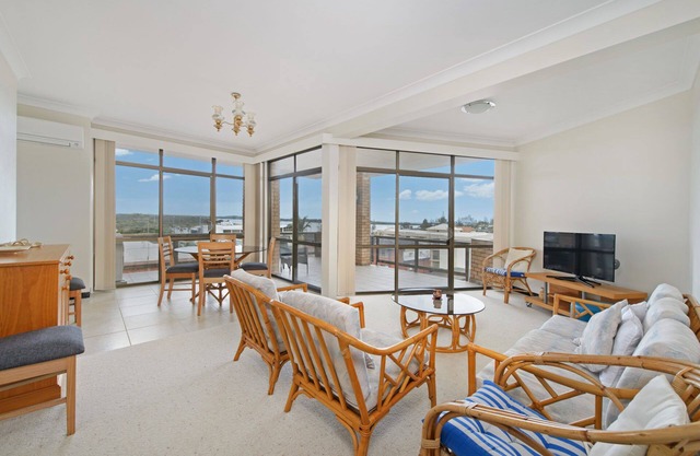 Sandpiper - Westport Gem With A Pool
