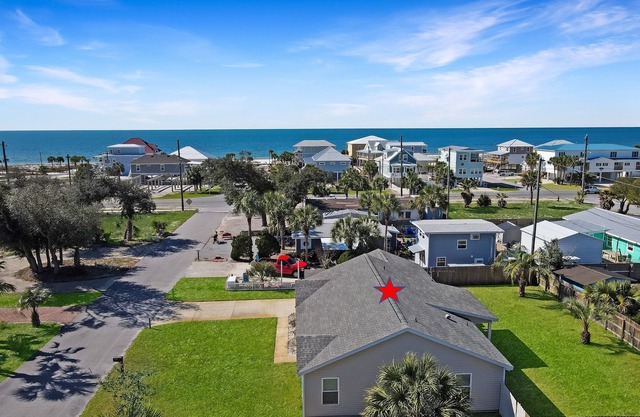 SANDY BEACH HOUSE IS 600 STEPS TO BEACH! SINGLE LEVEL HOME IN GREAT LOCATION!