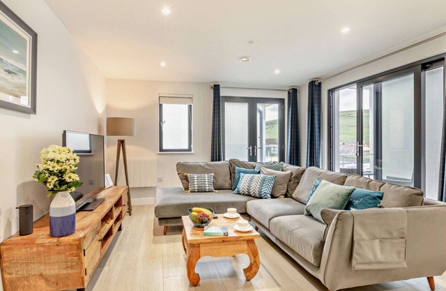Sandy End - P10 - Two Bedroom Apartment, Sleeps 4