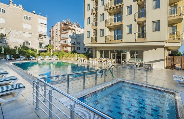 Santa Marina Hotel