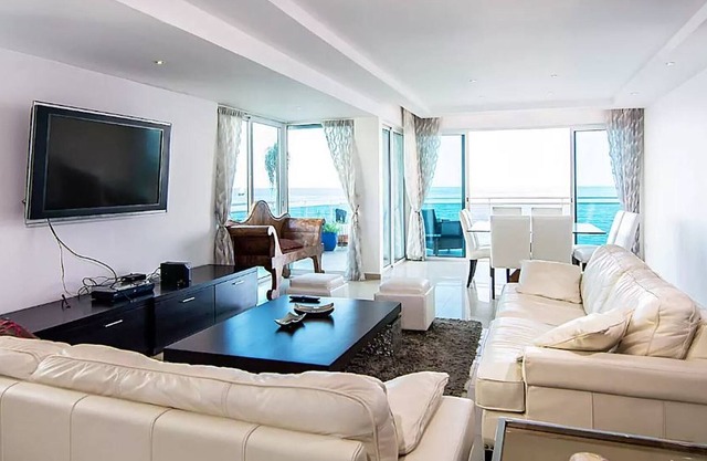 Santo Domingo Ocean View Apartment with Pool and Gym ✔️