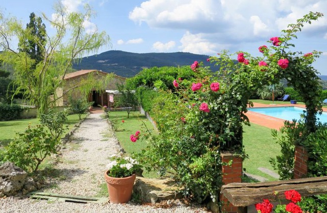 Sasso Pisano Holiday Home, Sleeps 12 with Pool, Air Con and Free WiFi