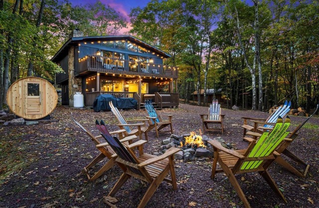 Sauna-HotTub-FirePit-Private Lot