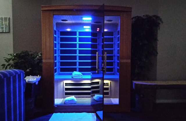 SAUNA & King Bed near Logan, USU & Firefly Park