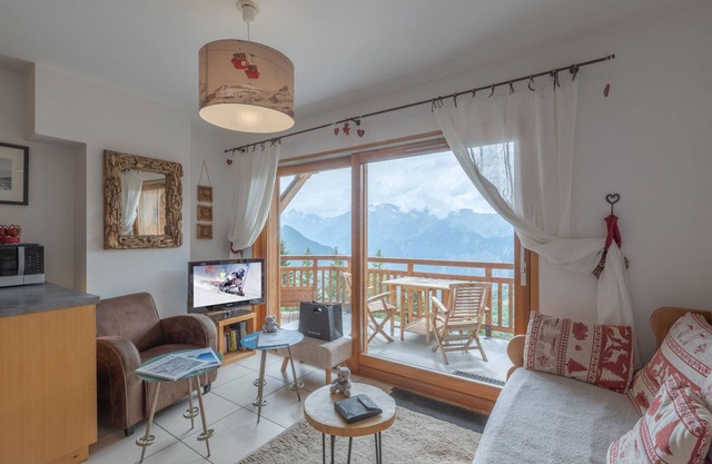 Savoyard Family Chalet - Huez Center