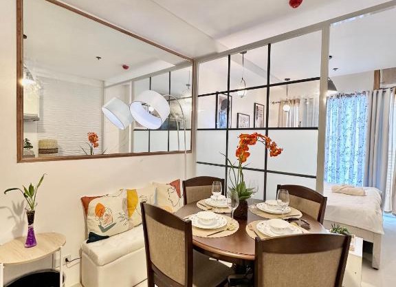 Scandinavian 1 BR beside SM CDO w POOL and Netflix