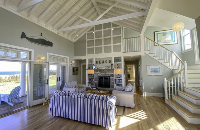 Schooner Watch - ocean view for miles, private acreage, minutes to sandy beach
