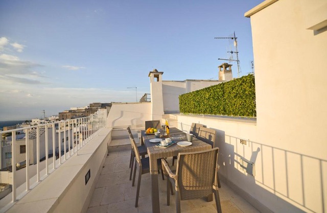 Scirocco Apartment with terrace by Wonderful Italy