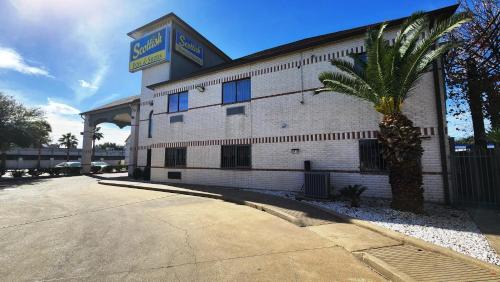 Scottish Inn & Suites Sam Houston Parkway