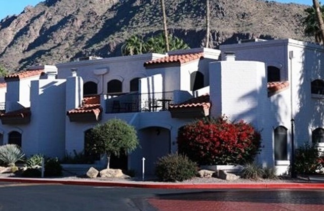 SCOTTSDALE CAMELBACK RESORT 2 bedroom Fri/Sat weeks