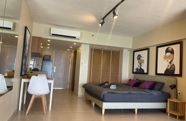 Sea Breeze - A Luxury Seaview Condo