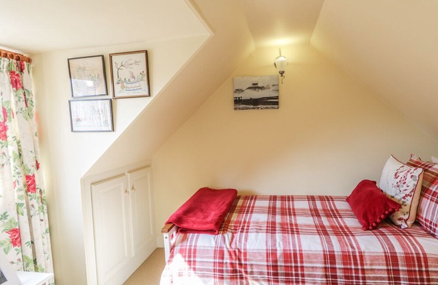 Sea Breeze Cottage, CULLEN