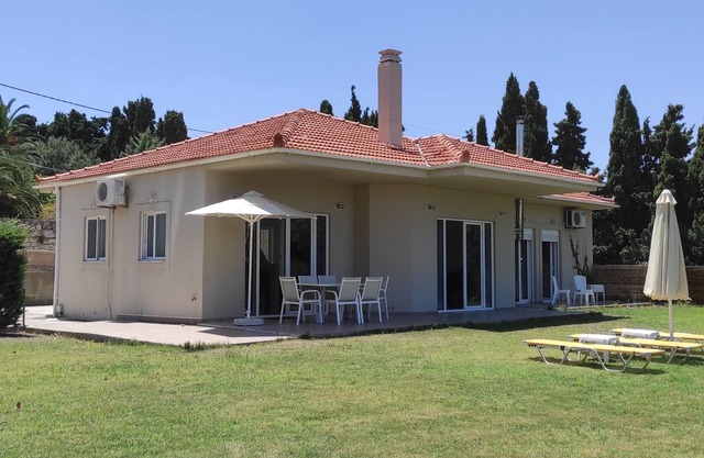 Sea Breeze Villa with stunning sea view near Rethymno town and the beach
