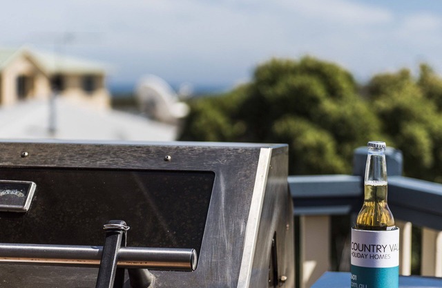 Sea Change - Spacious Family Holiday Accommodation Pet friendly